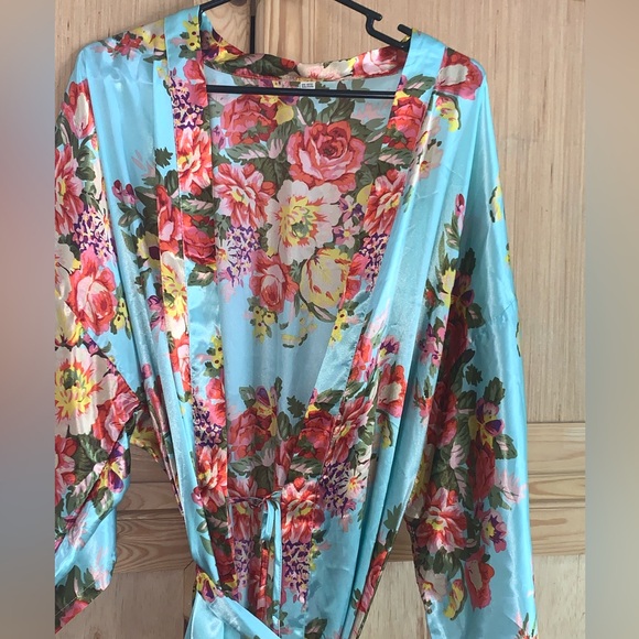 Women’s multi-color floral silky satin bridal spa robe size XXL - Picture 2 of 5